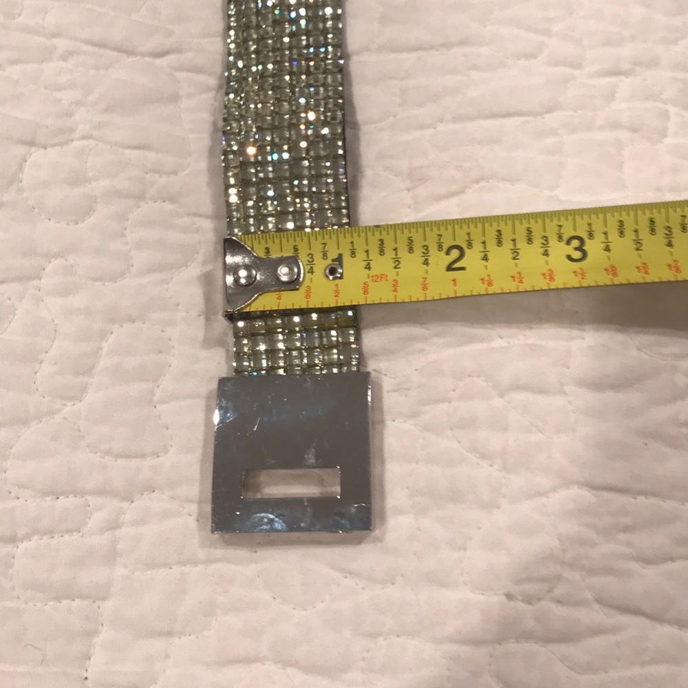 Rhinestone heart clasp bracelet - Picture 11 of 15
